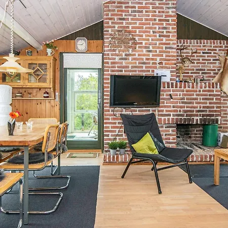 6 Person In Knebel-by Traum *